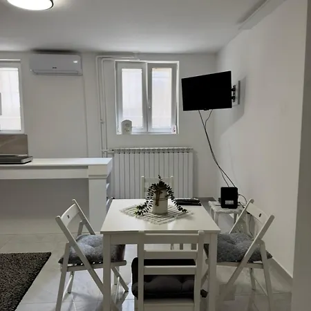 Alexandar13 Apartman